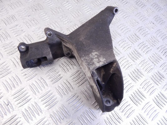 Кронштейн двигателя BMW 3-series (E46) 22 11 6 753 225