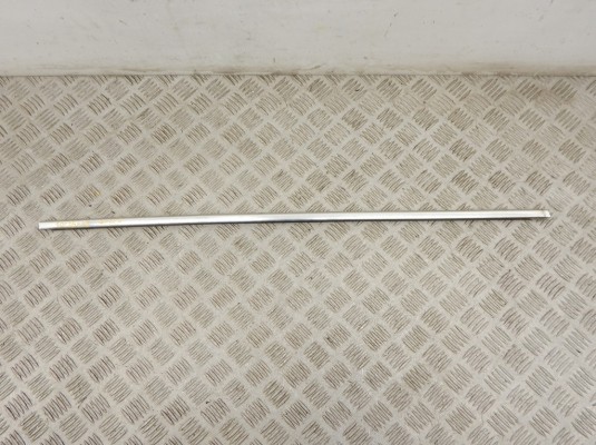 Молдинг стекла двери передней правой наружный BMW 5-series (E39) Молдинг стекла двери передней правой наружный BMW 5-series (E39)