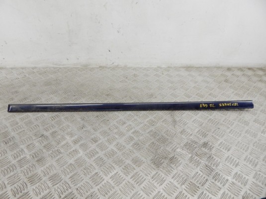 Молдинг двери передней левой BMW 5-series (E39) 7004023 Молдинг двери передней левой BMW 5-series (E39) 7004023