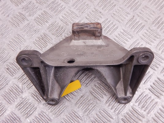 Кронштейн КПП BMW 6-series (E63/E64) 22 31 6 761 107 Кронштейн КПП BMW 6-series (E63/E64) 22 31 6 761 107