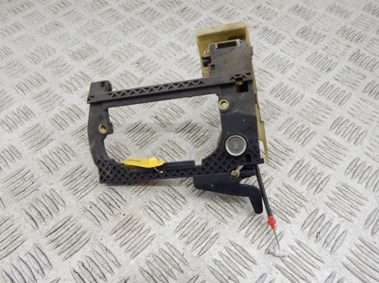 Скелет ручки наружной передней левой BMW 5-series (E39) 51 21 8 245 353 Скелет ручки наружной передней левой BMW 5-series (E39) 51 21 8 245 353