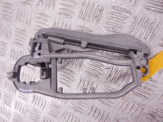 Скелет ручки наружной передней правой BMW X5-series (E53) 51 22 8 243 636