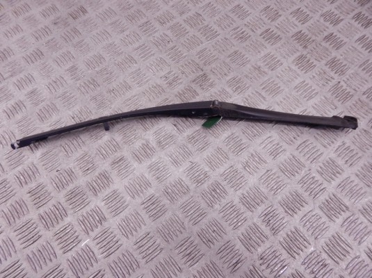 Щеткодержатель (поводок стеклоочистителя, дворник) BMW 5-series (E39) 61 61 8 209 879