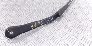 Щеткодержатель (поводок стеклоочистителя, дворник) BMW 3-series (E90/91/92) 61 61 7 171 639