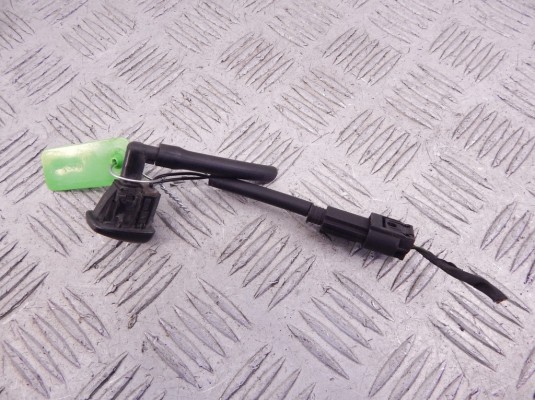 Форсунка омывателя BMW 5-series (E60/61) 61 66 7 046 060 Форсунка омывателя BMW 5-series (E60/61) 61 66 7 046 060